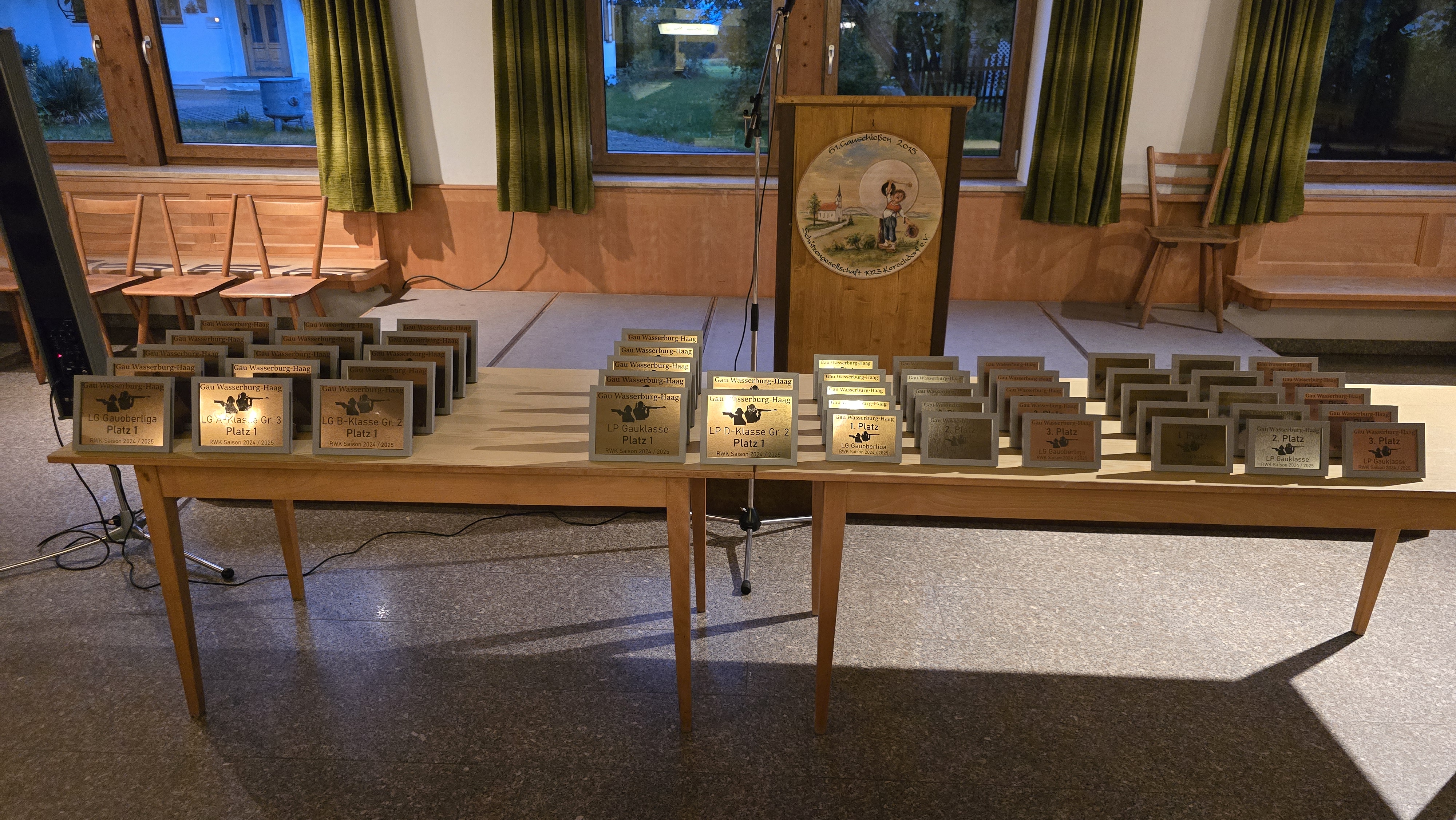 Gravierte Pokal-Platten für Schützengau-Preisverteilung